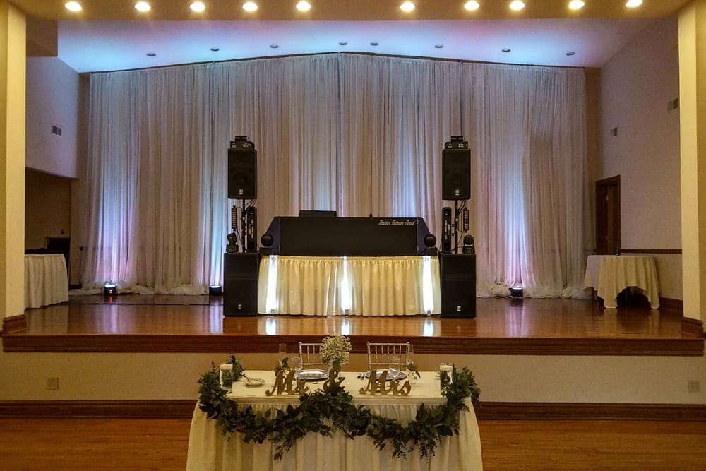 Elegant BT Sound DJ façade and speaker setup — gallery photo 28