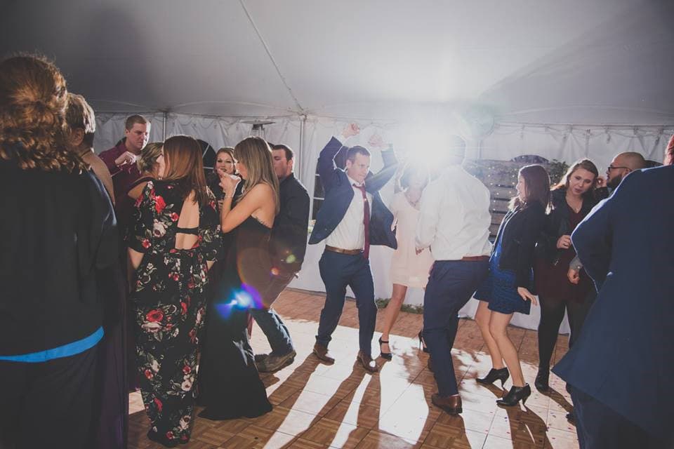 Guests celebrating together at a Chicagoland wedding — gallery photo 31